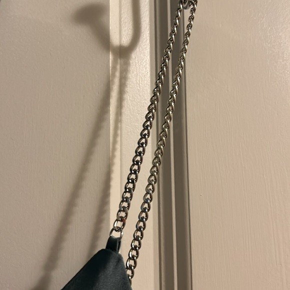 House Of Harlow 1960 Silky Chain Strap Camisole Style Top - Picture 2 of 4